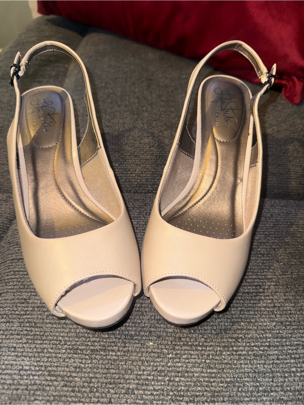 LifeStride beige peep toe slingback heels